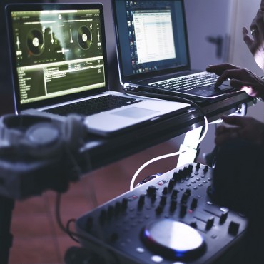 打爆别人短信的软件